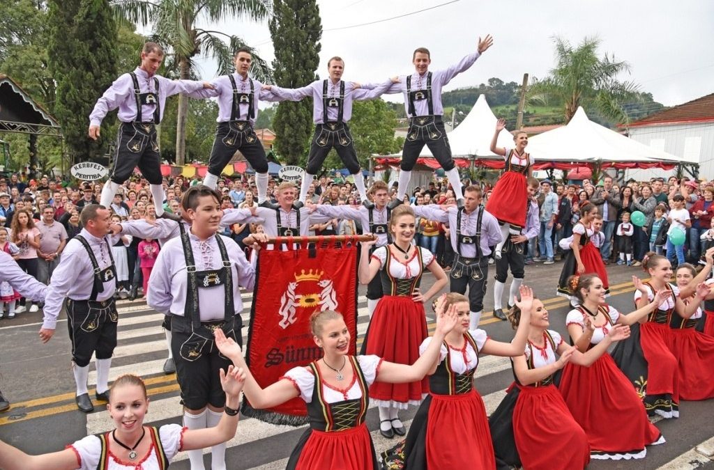 Sünnros Volkstanzgruppe – Grupo de danças Girassol
